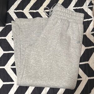 Woman’s Grey wide leg sweatpants